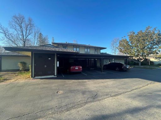 Concord! Nice 2 bedroom 1 bath unit, walk to 12 grades of school, indoor laundry hook-ups! – photo 1