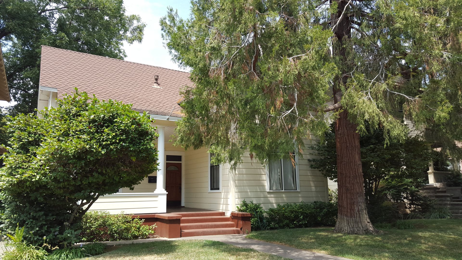 Chico House: 536 W 3rd St
