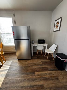 Furnished 2 Bedroom Apartment - Near Sky Lakes and Oregon Tech – photo 1