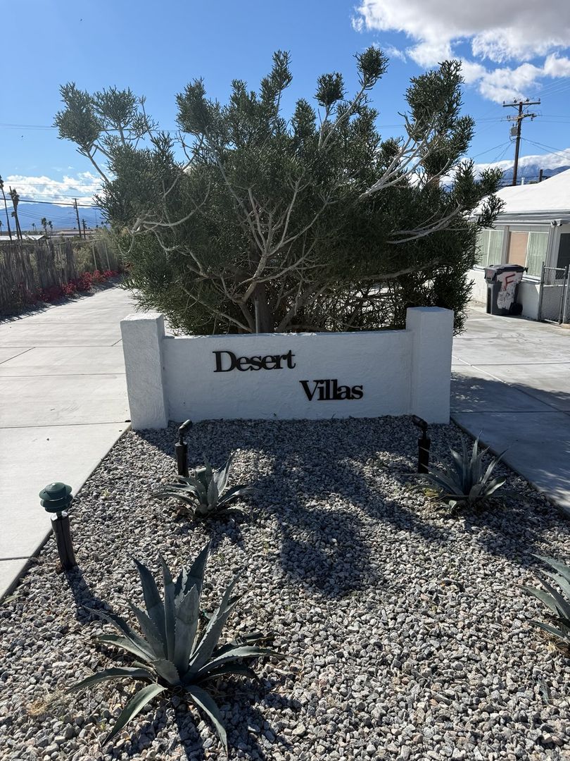 Desert Hot Springs Apartment: 66435 Desert View