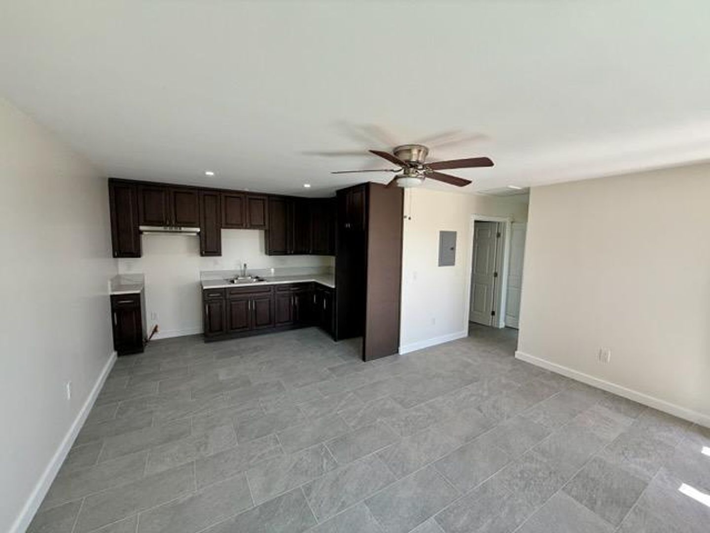 Desert Hot Springs Apartment: 66785 8th Street