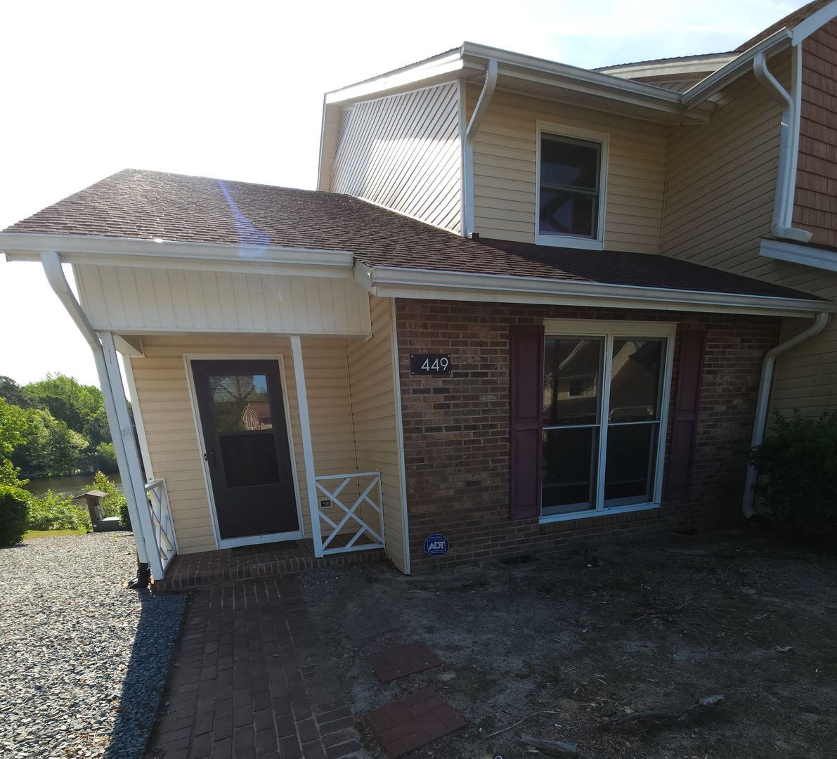FAYETTEVILLE House: 449 LANDS END ROAD