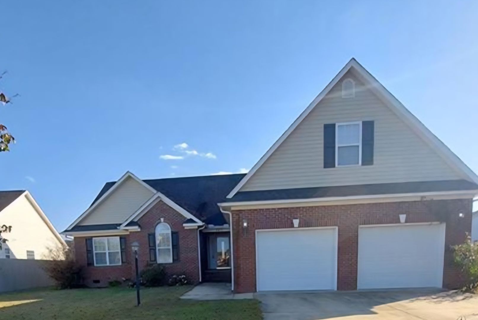 HOPE MILLS House: 5613 EDWIN DEAVER DRIVE