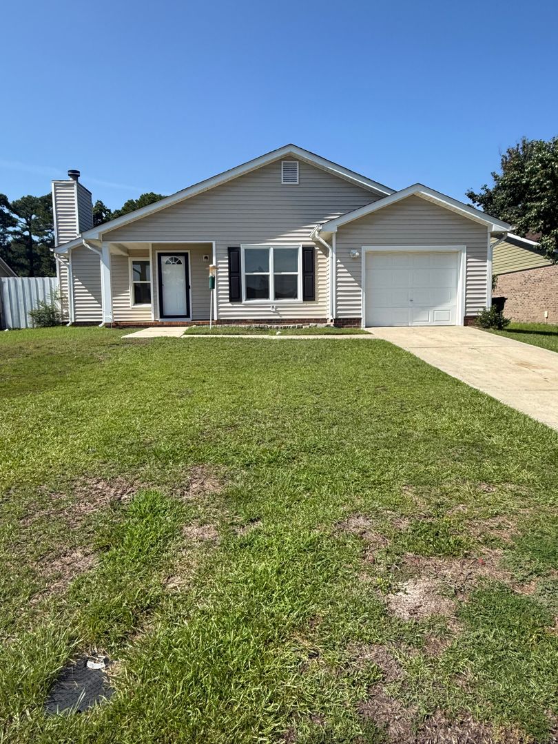 FAYETTEVILLE House: 2212 MOSSEYCUP LANE