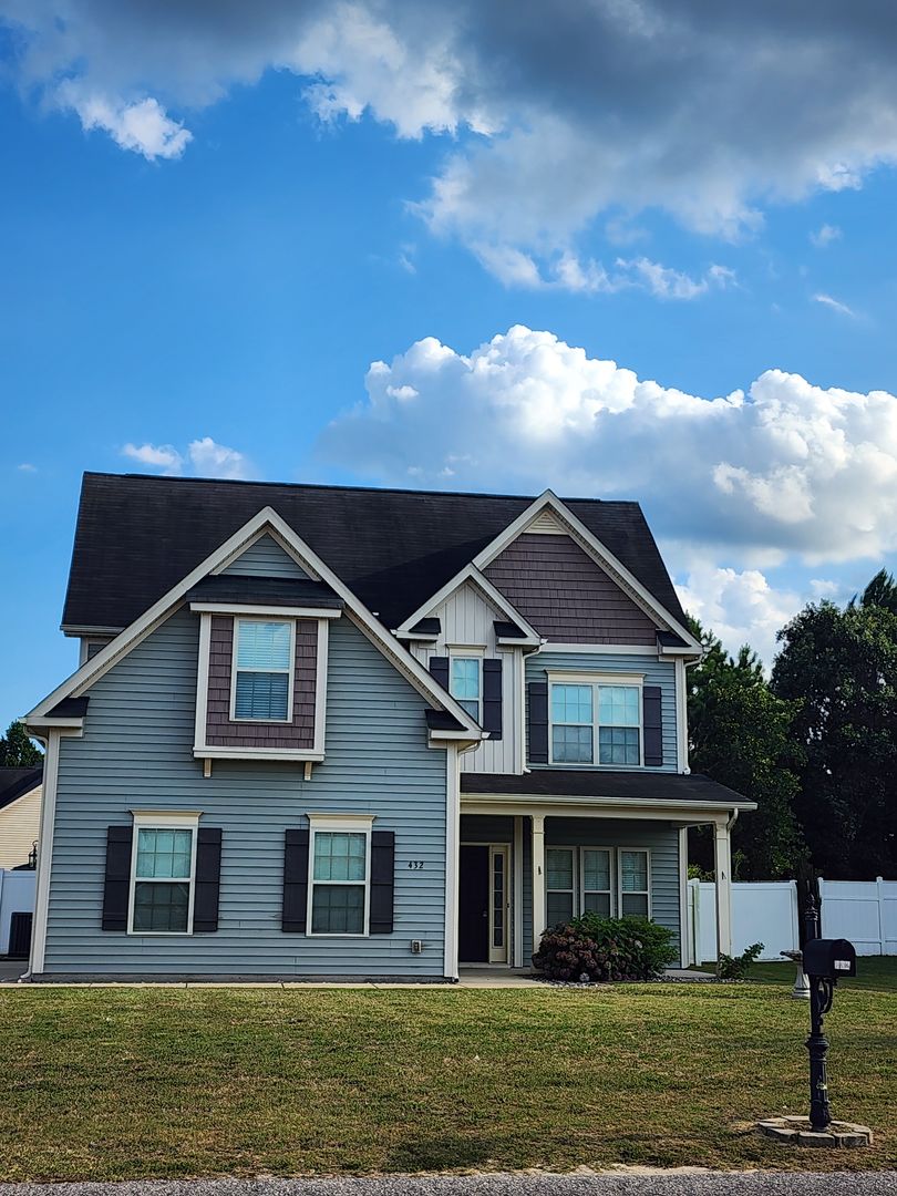 CAMERON House: 432 CENTURY DRIVE