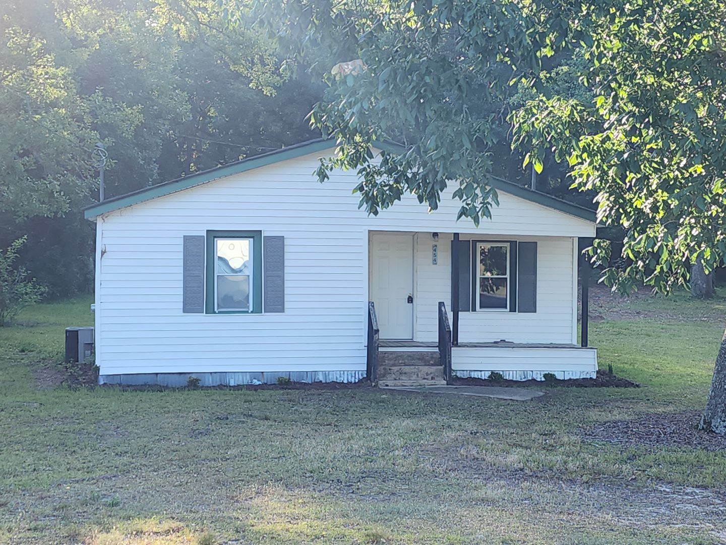 FAYETTEVILLE House: 454 ROCKHILL ROAD