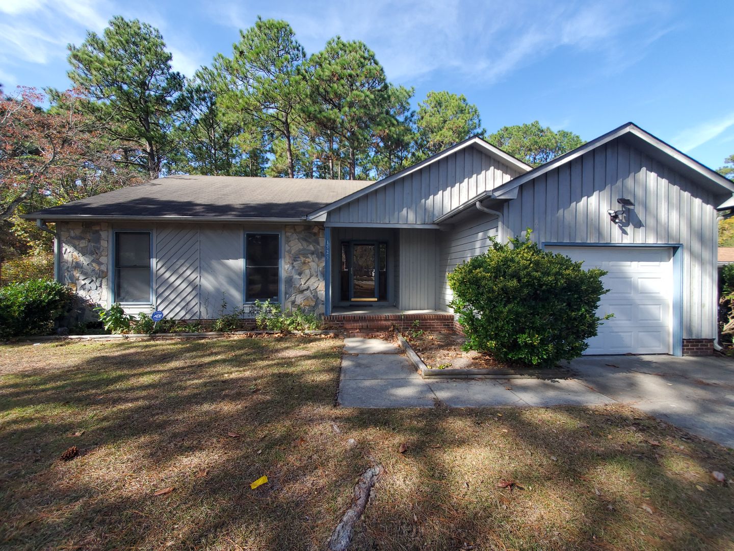 Fayetteville House: 1525 Mintz Ave.