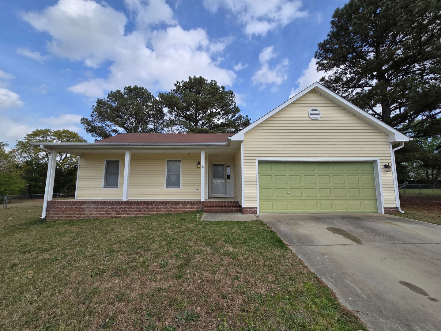 Spring Lake House: 5285 Marvin Dr.