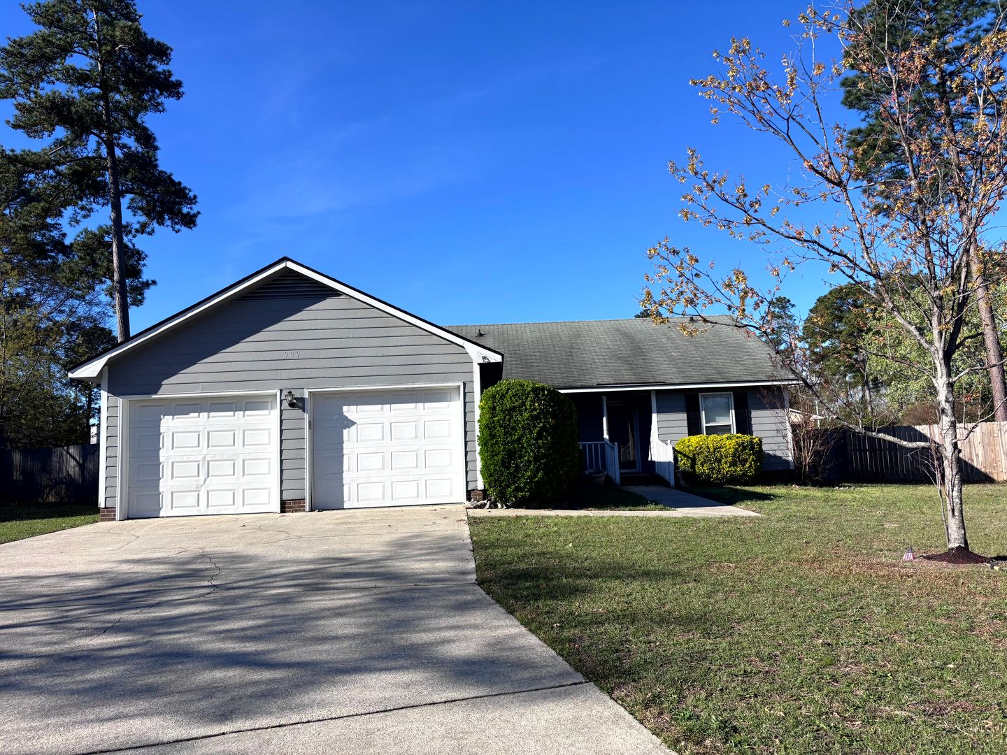 Fayetteville House: 909 Benevente Loop