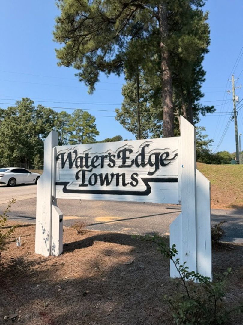 Fayetteville Townhome: Mill Cove Ct