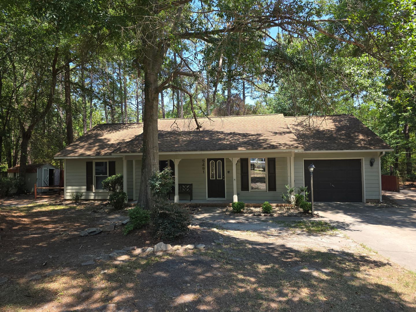 Hope Mills House: 5481 Landview Pl.