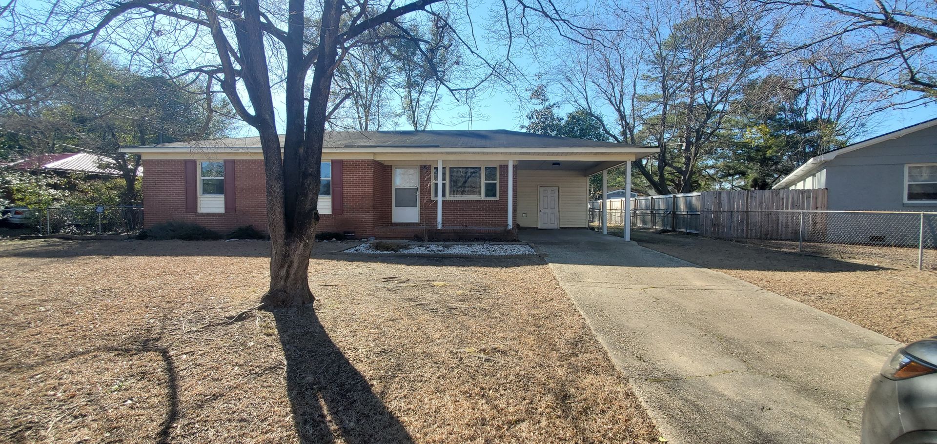 Fayetteville House: 2604 Aden Place