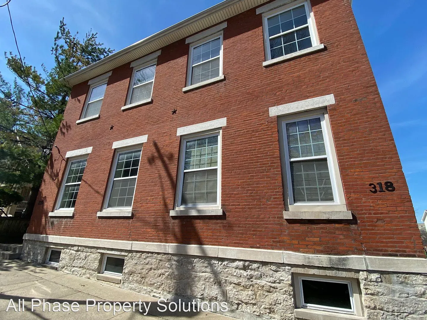 Quincy Apartment: 318-320 S. 9th St.