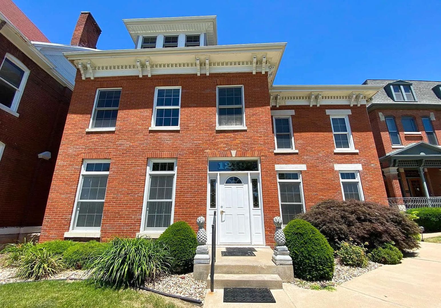 Quincy Apartment: 1219 Maine St.