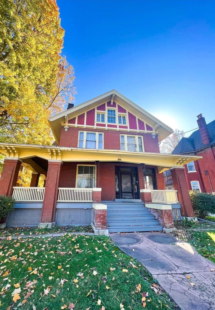 Quincy Apartment: 1650 Vermont St