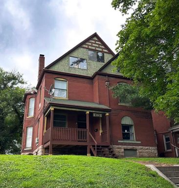 Conveniently located 1 bedroom and 1 Bath