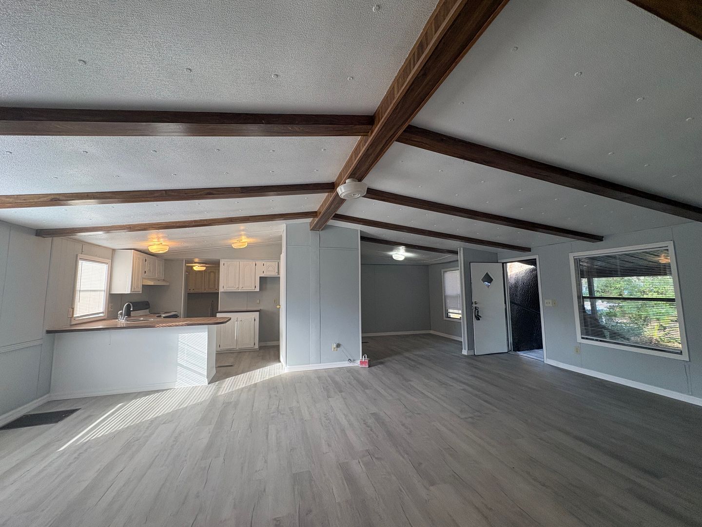 Thonotosassa House: 11640 County Rd 579