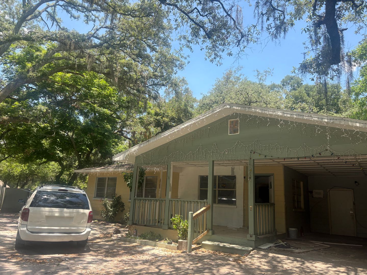 Tampa House: 1804 E. 142nd Ave.