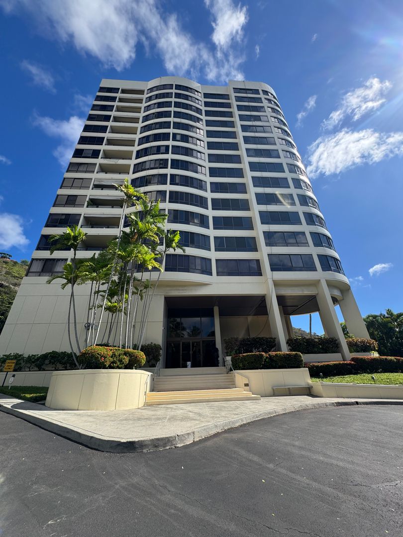 Honolulu Condo: 6770 Hawaii Kai Drive #205