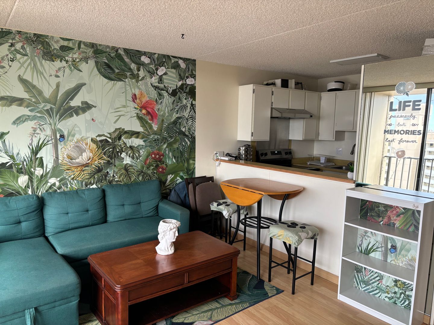 Honolulu Condo: 411 Hobron Lane #2609