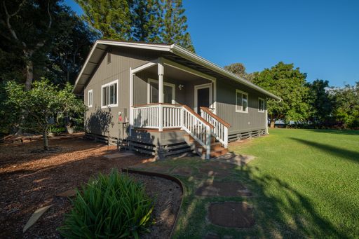 Furnished 3 bd. 2 ba. Makawao cottage on gated estate.