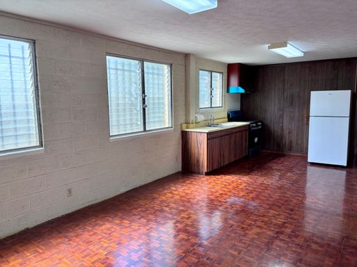 Available September 9, 2026 | A 4 Bedroom + Den, 1.5 bath duplex with 2 parking nested in Kaimuki – photo 1