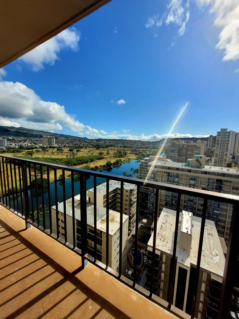 Honolulu House: 2345 Ala Wai Blvd #2303