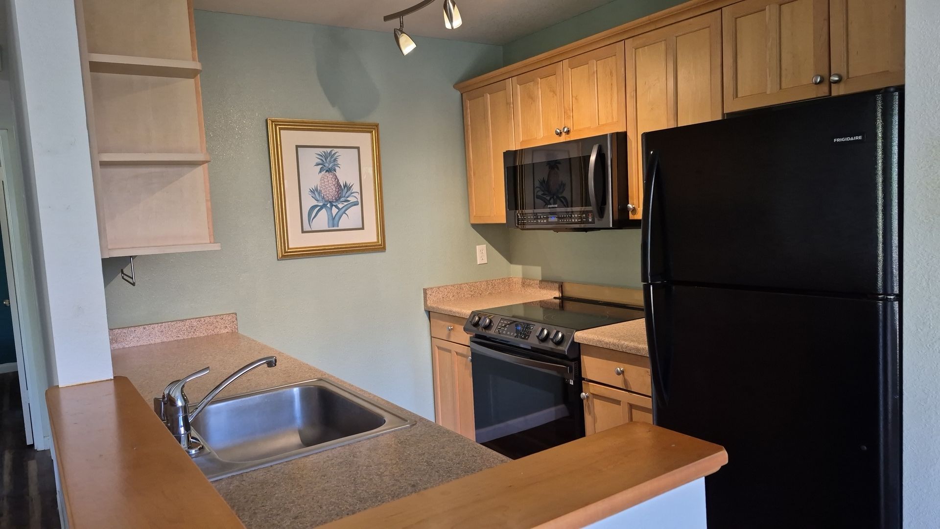 Kihei Condo: 480 Kenolio Rd. #27-202 (Southpointe)