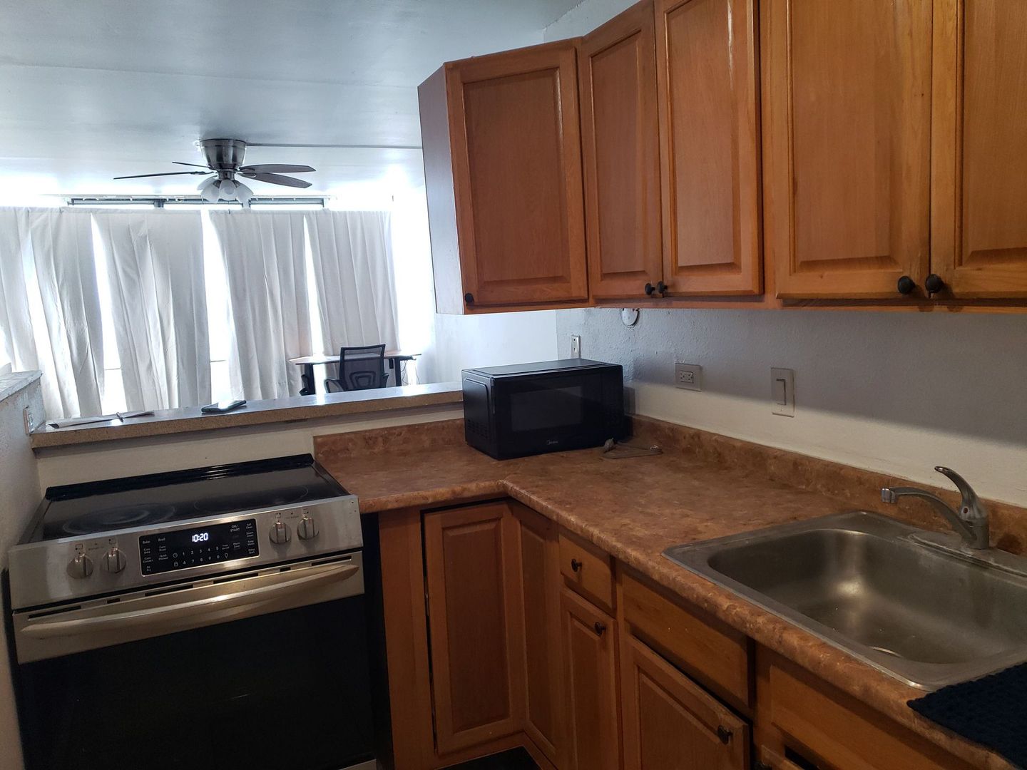 Kahului Condo: 111 Kahului Beach Road, A414