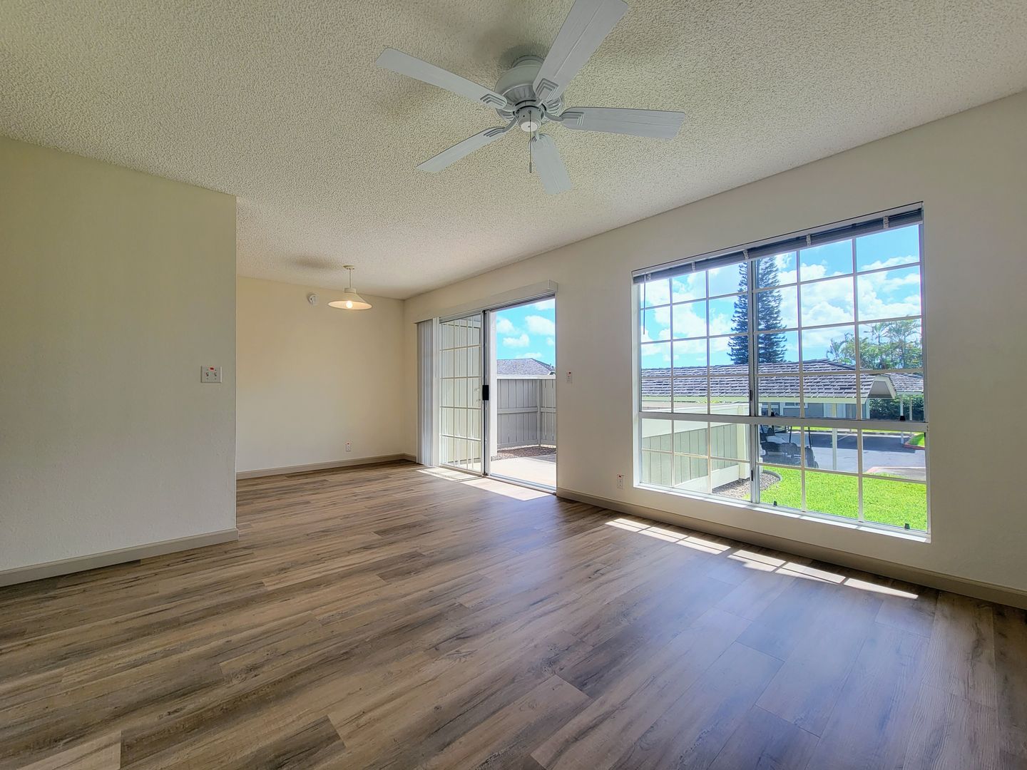 Waipahu Townhome: 94-1450 Kulewa Lp. #3A