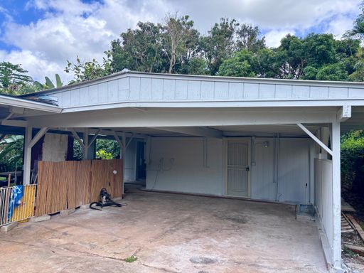 Available Now: | Newly Renovated 2 Bedroom, 1 Bath Duplex home in Waialua