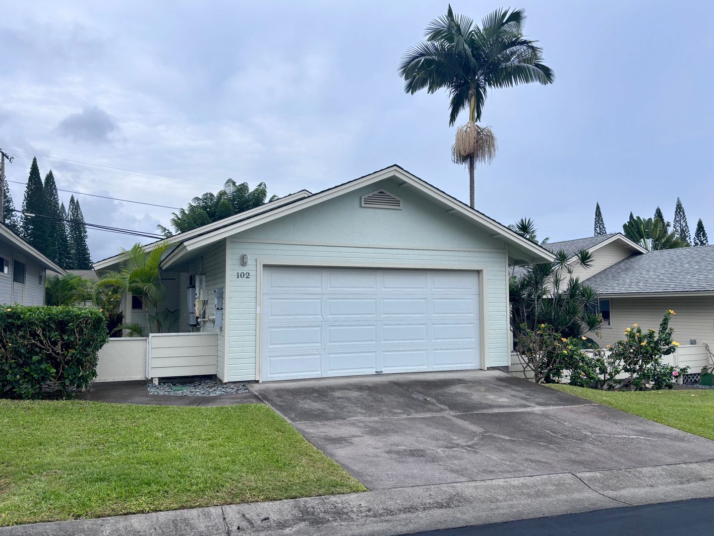 Kailua Kona House: 75-233 Nani Kailua Dr. #102