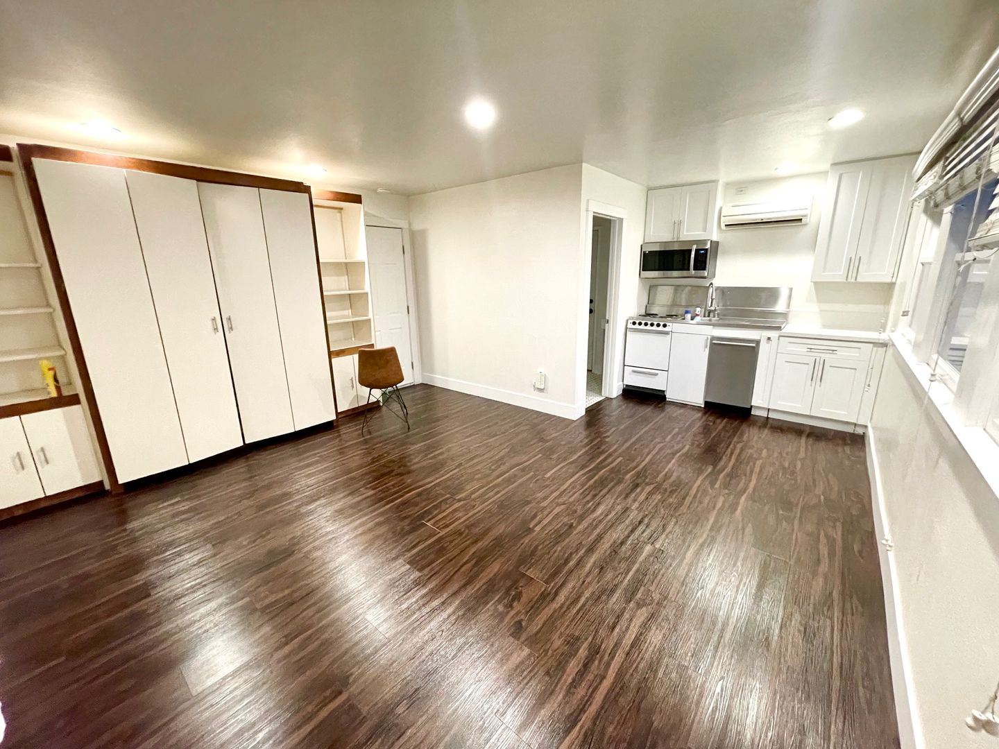 Anaheim Apartment: 203 S Melrose St