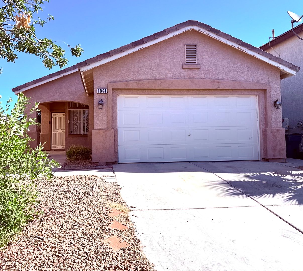 Las Vegas House: 1864 Ghost Trace Avenue