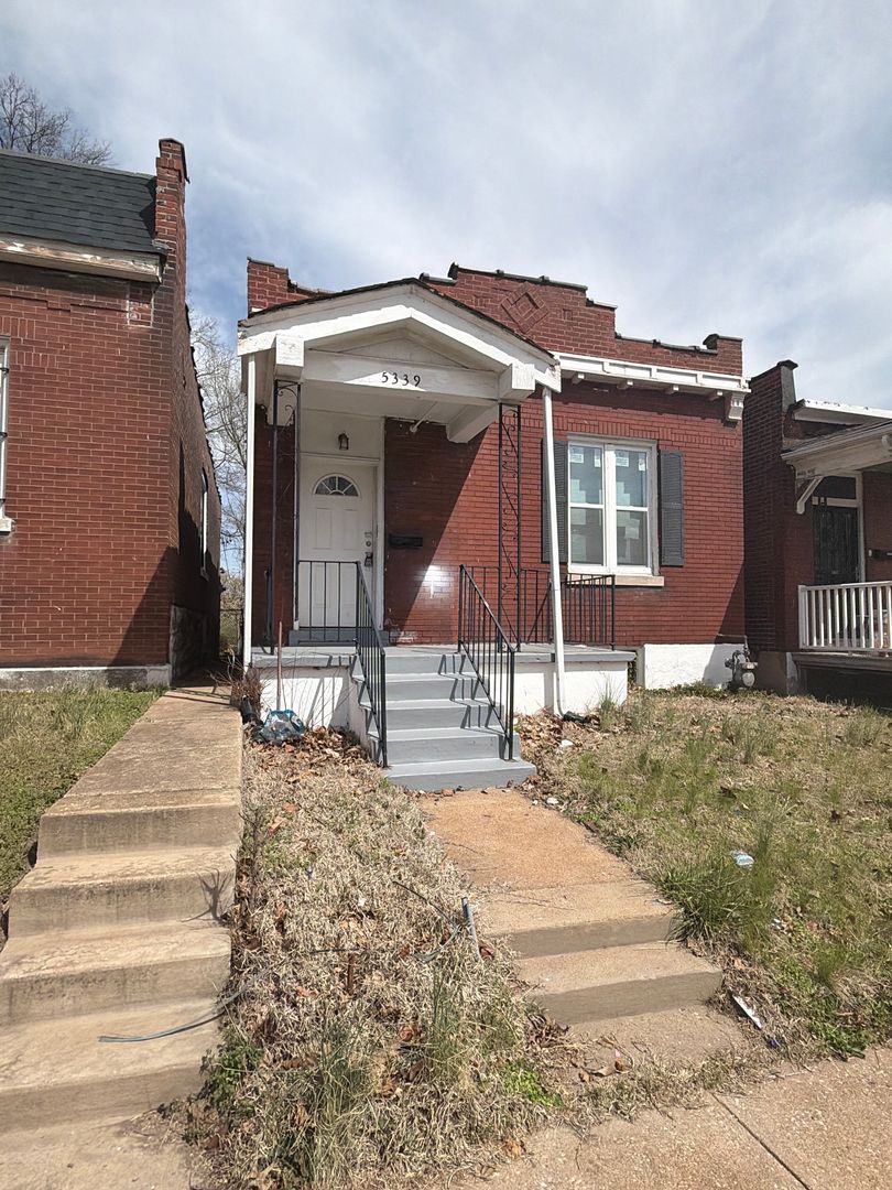 St. Louis House: 5339 Saint Louis Ave