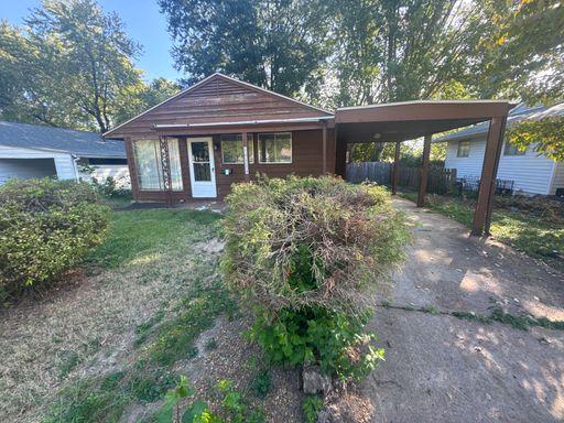 3 Bedroom, 1 Bath House on Cul De Sac! – photo 1