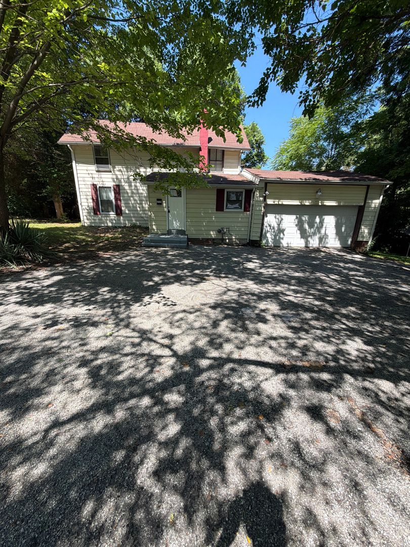St. Louis House: 2725 Solway Ave