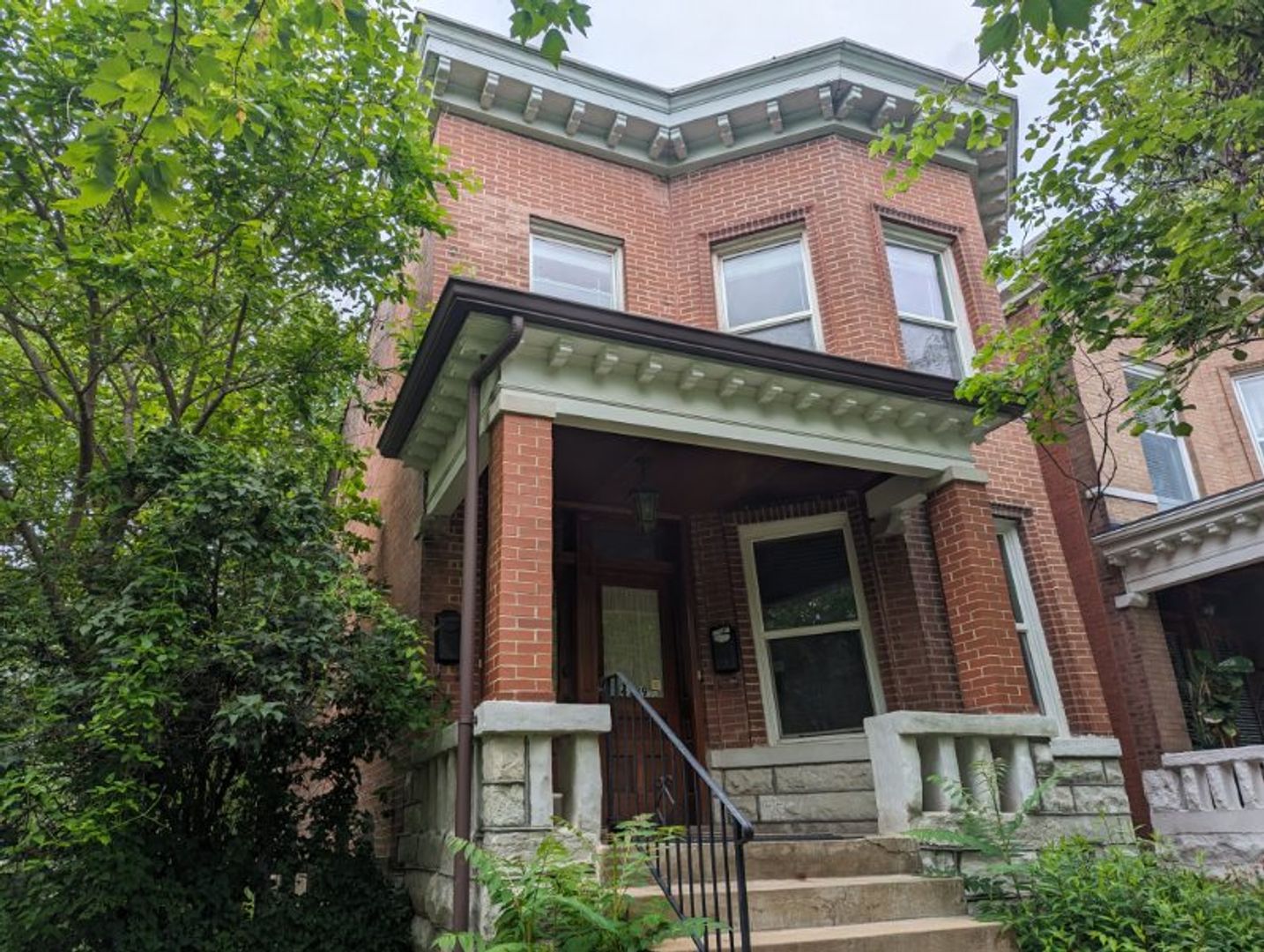 St. Louis Apartment: 4139 Cleveland Ave