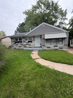 3-bedroom, 1-bathroom single-family home – photo 1