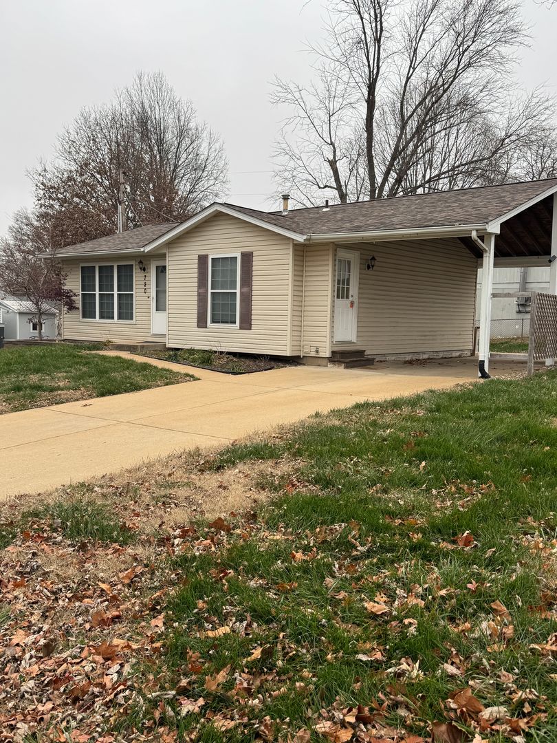 Pevely House: 720 Banks Drive