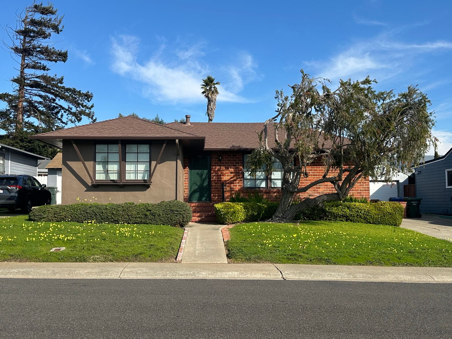 South San Francisco House: 112 Camaritas Avenue