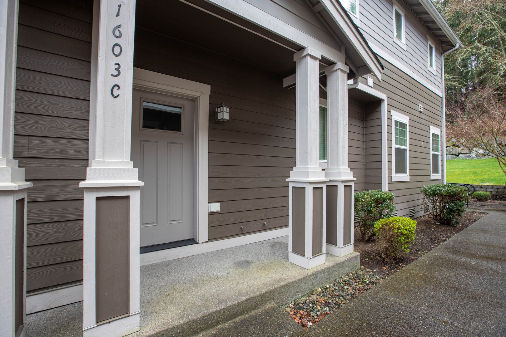 Dupont Apartment: 1603 Burnside Pl.