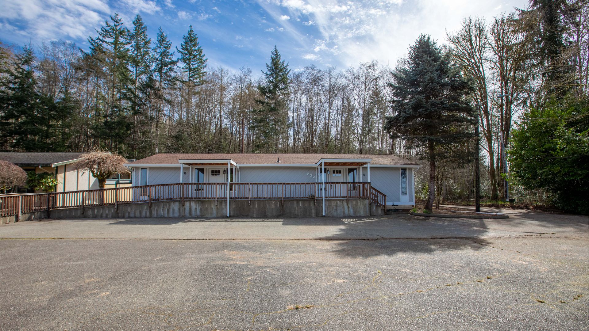 McCleary Apartment: 322  S Birch