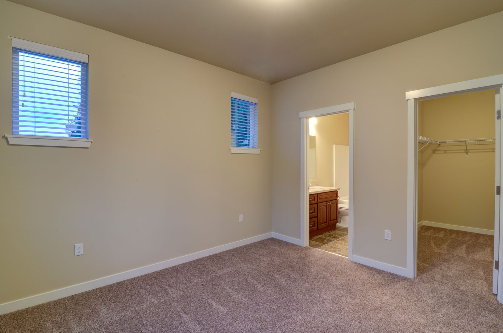 Dupont Apartment: 1643 Burnside Pl