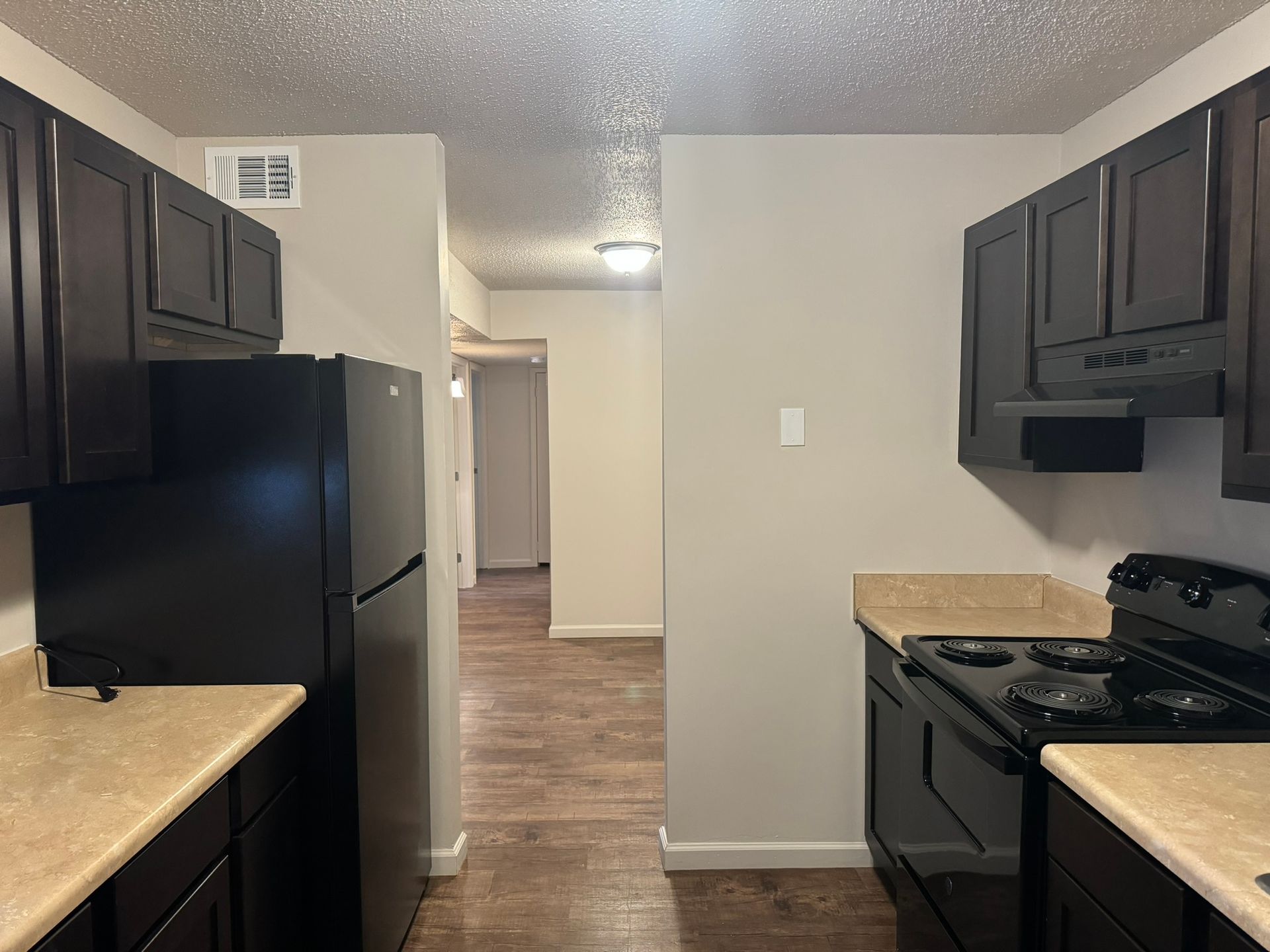 Columbia Apartment: 525 Alcott Dr