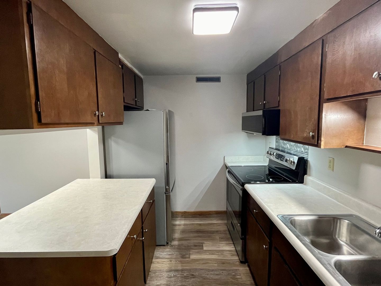 Plover Apartment: 3520 Evergreen Dr