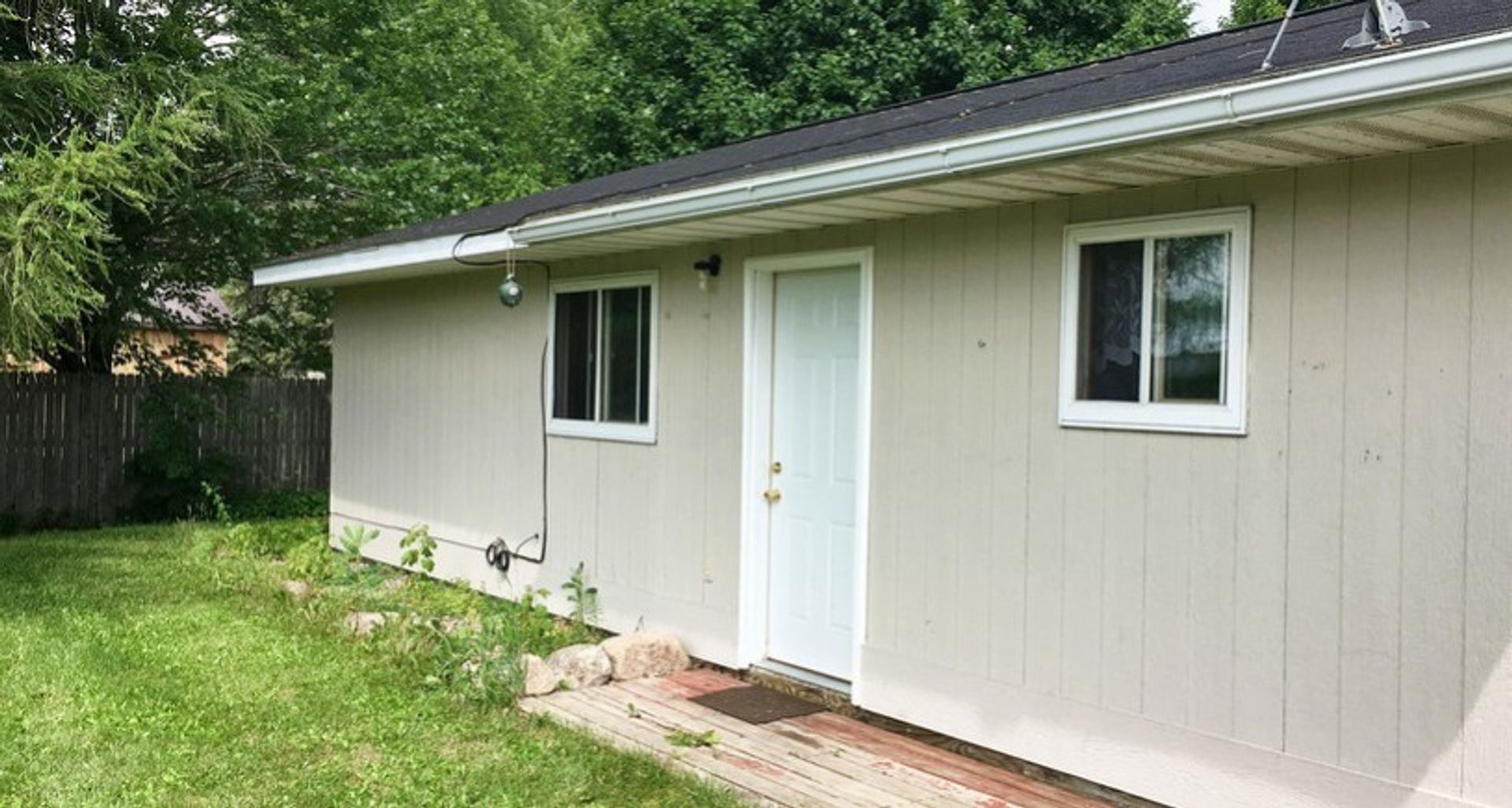 Wittenberg Apartment: 209 E Wood Ave