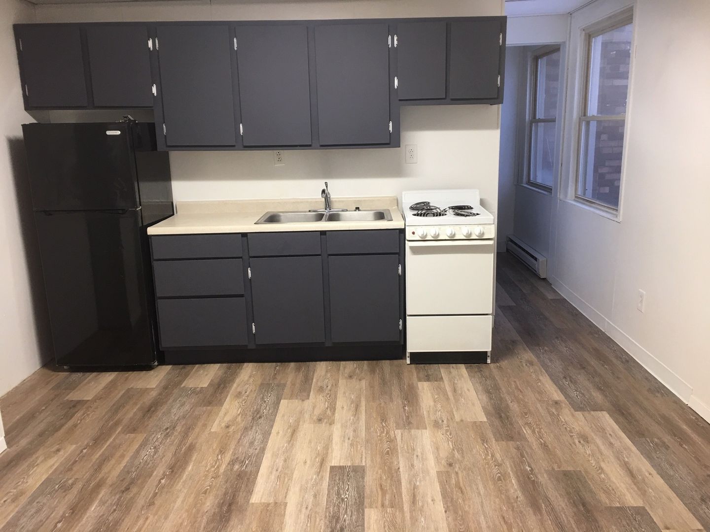 Tomahawk Apartment: 310 W Wisconsin Ave