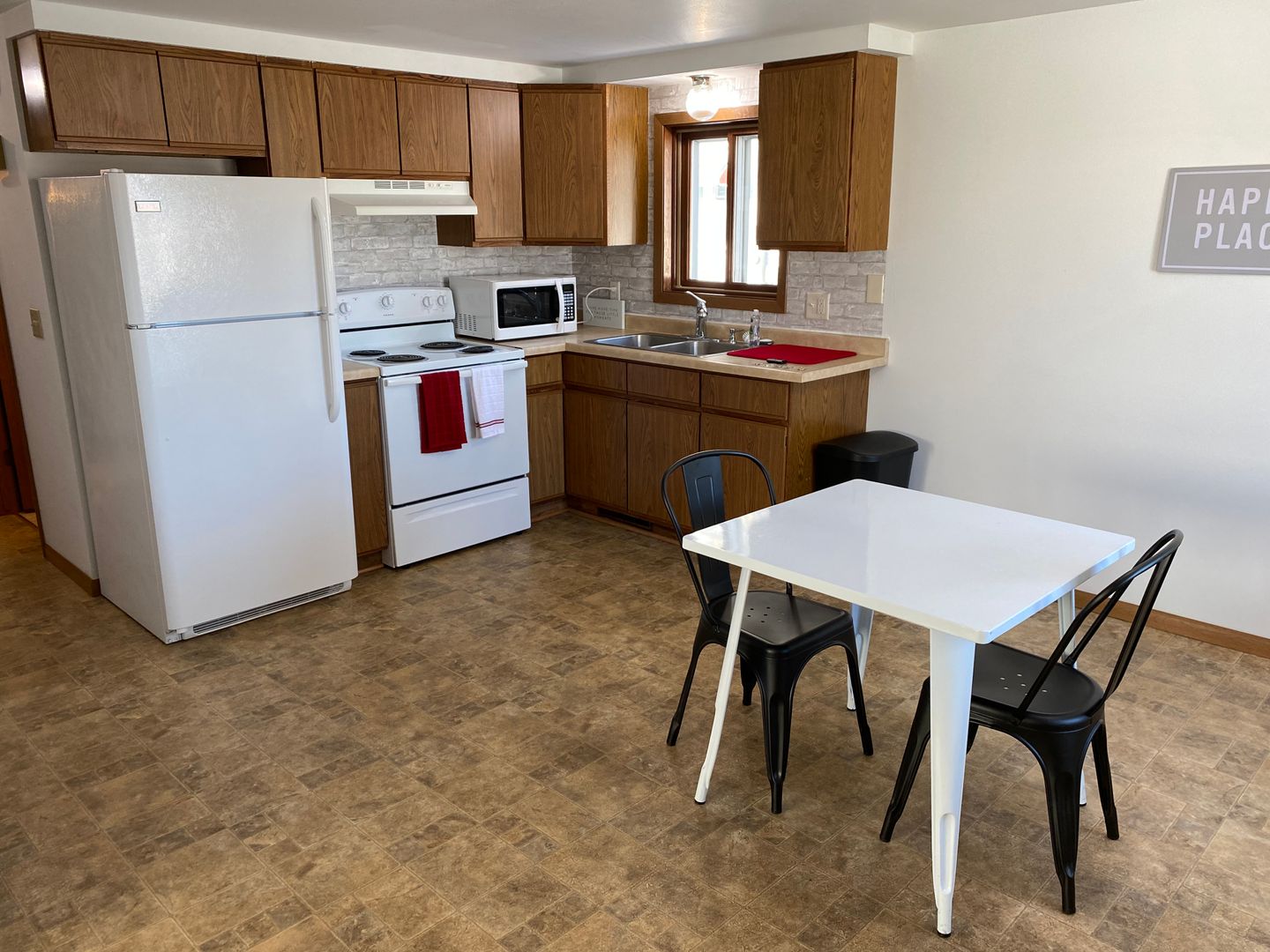 Marshfield Apartment: 307 S Vine Avenue