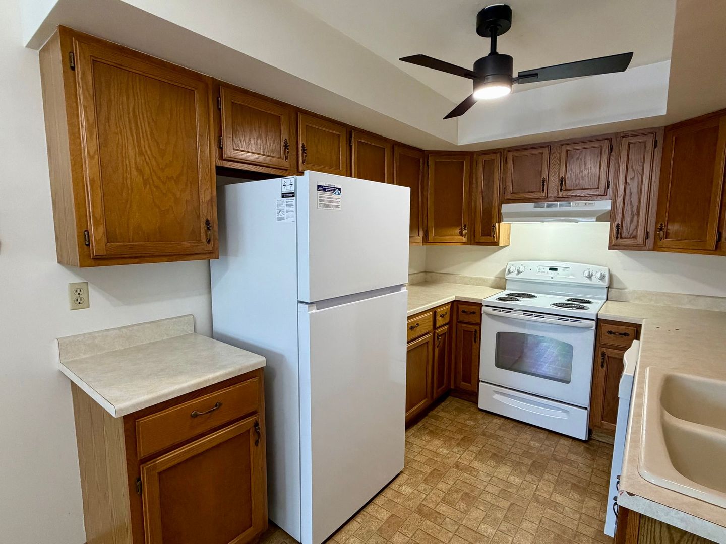 Rhinelander Apartment: 225 Crescent St